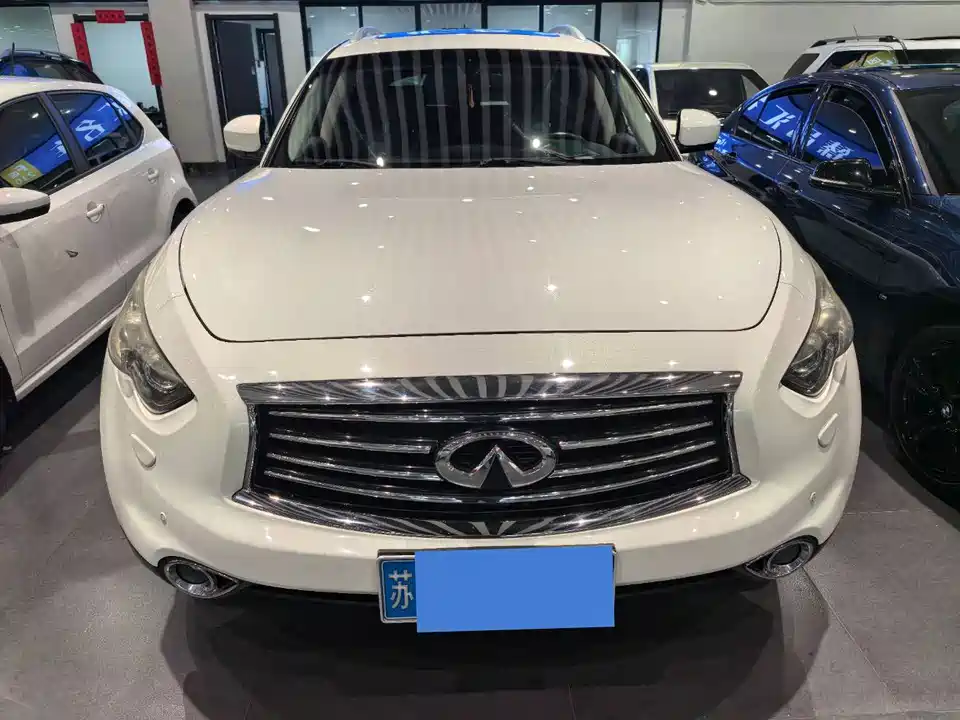 Infiniti QX70
