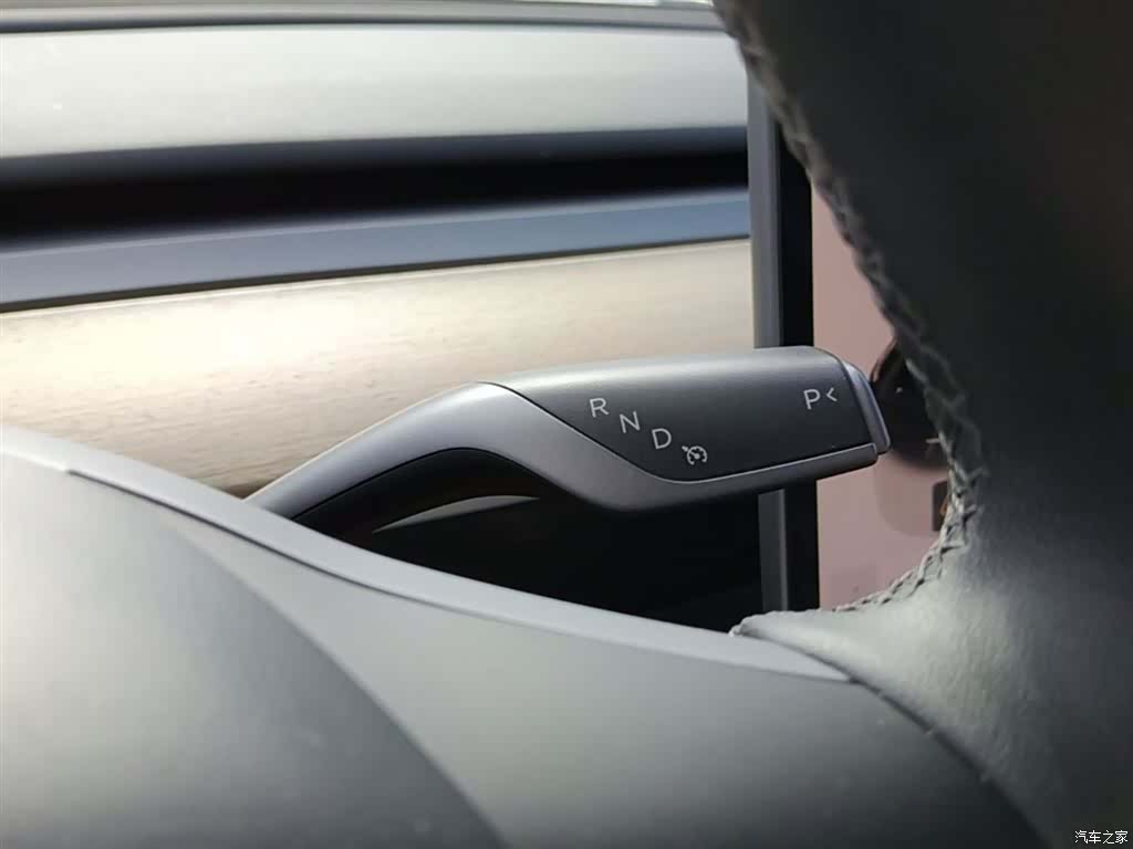 Tesla Model Y, 2023 14