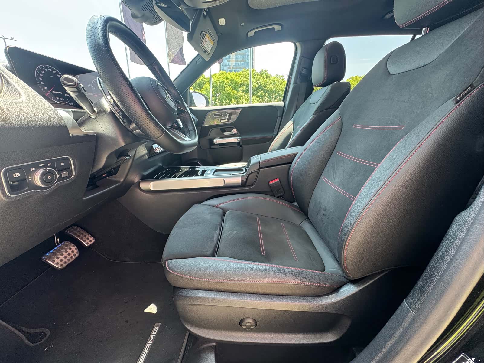 Mercedes-Benz GLB, 2025 9