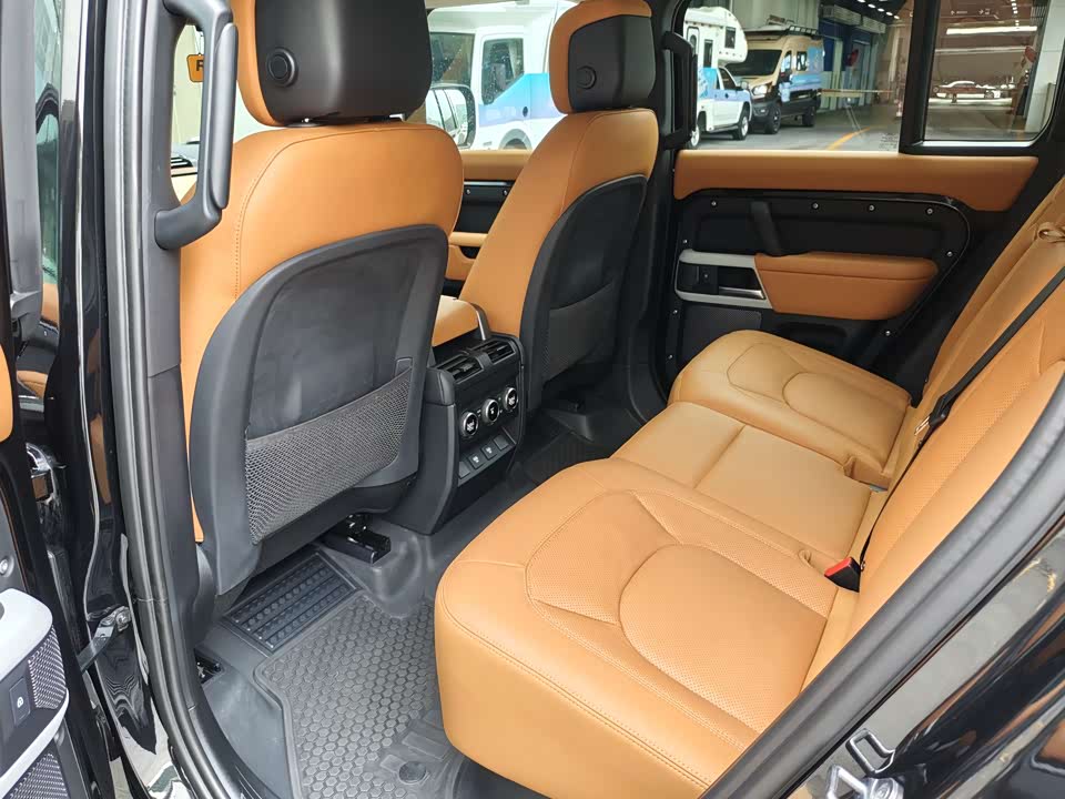 Land Rover guard