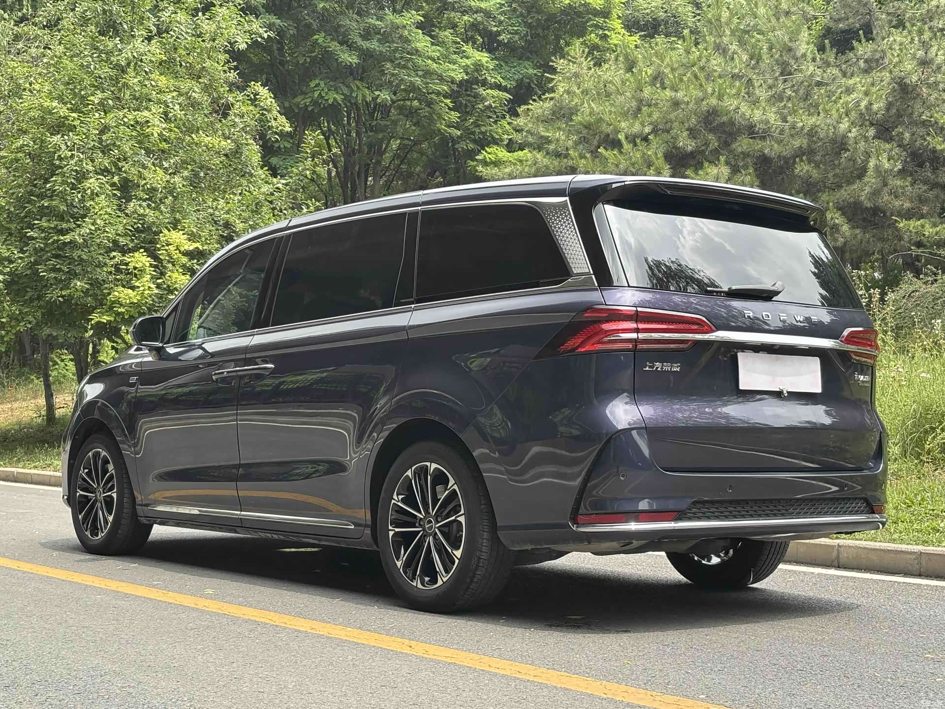Roewe iMAX8, 2021 4