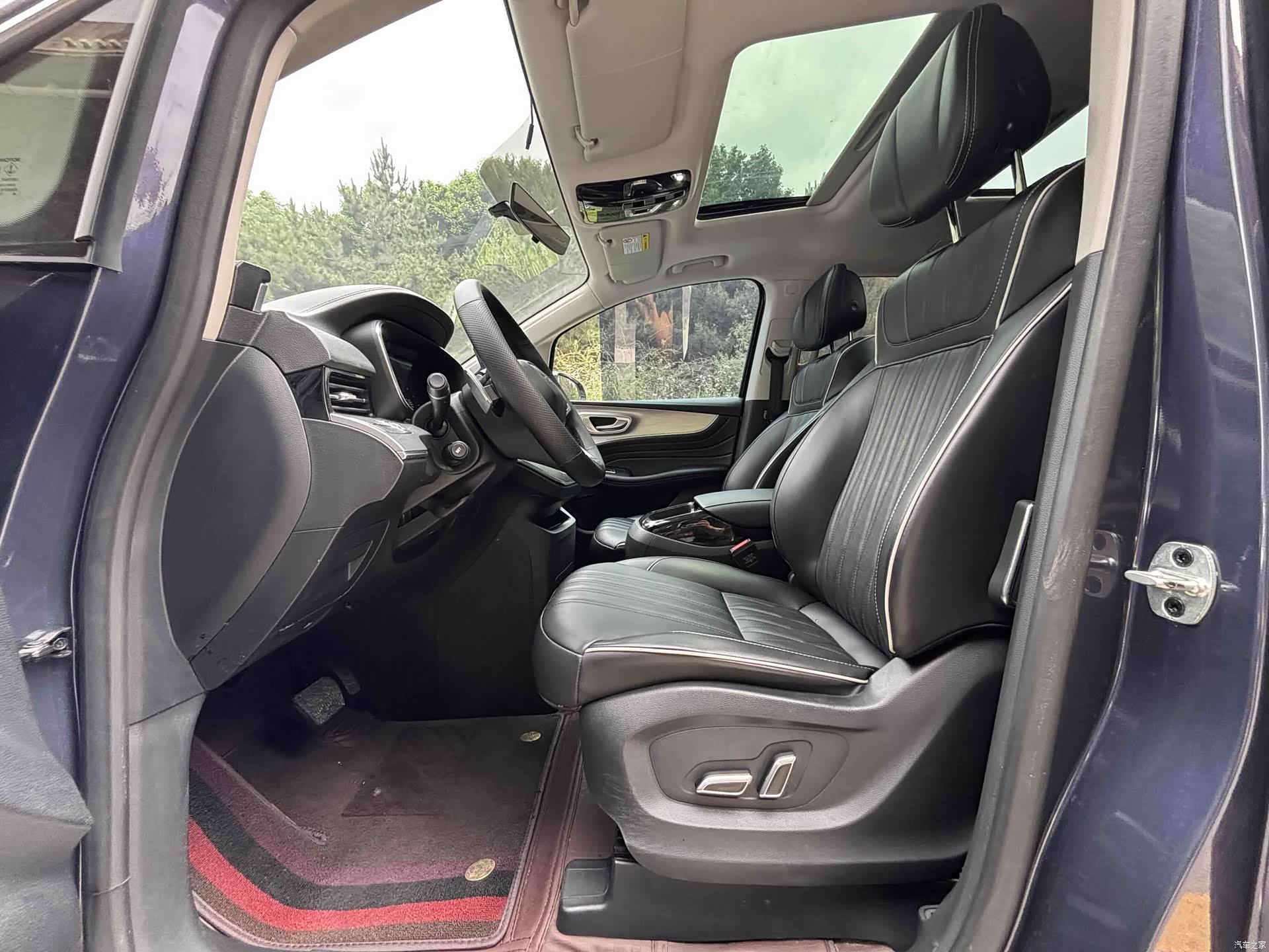 Roewe iMAX8, 2021 7