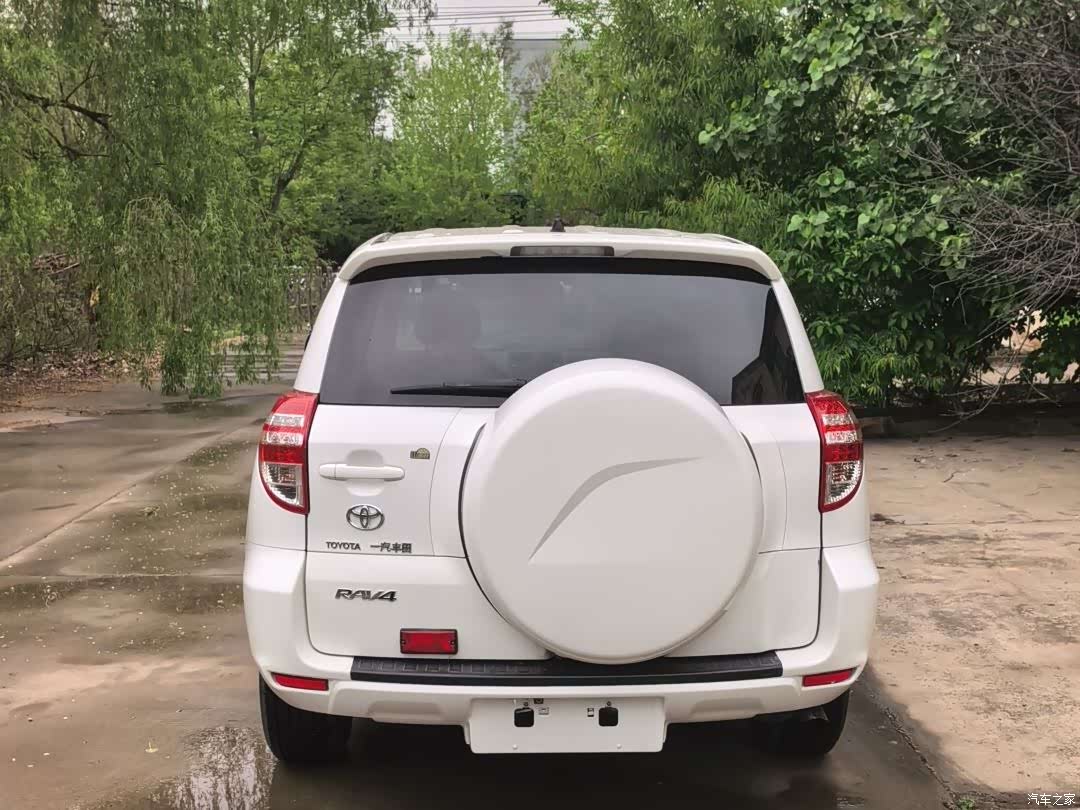Toyota RAV4, 2011 4