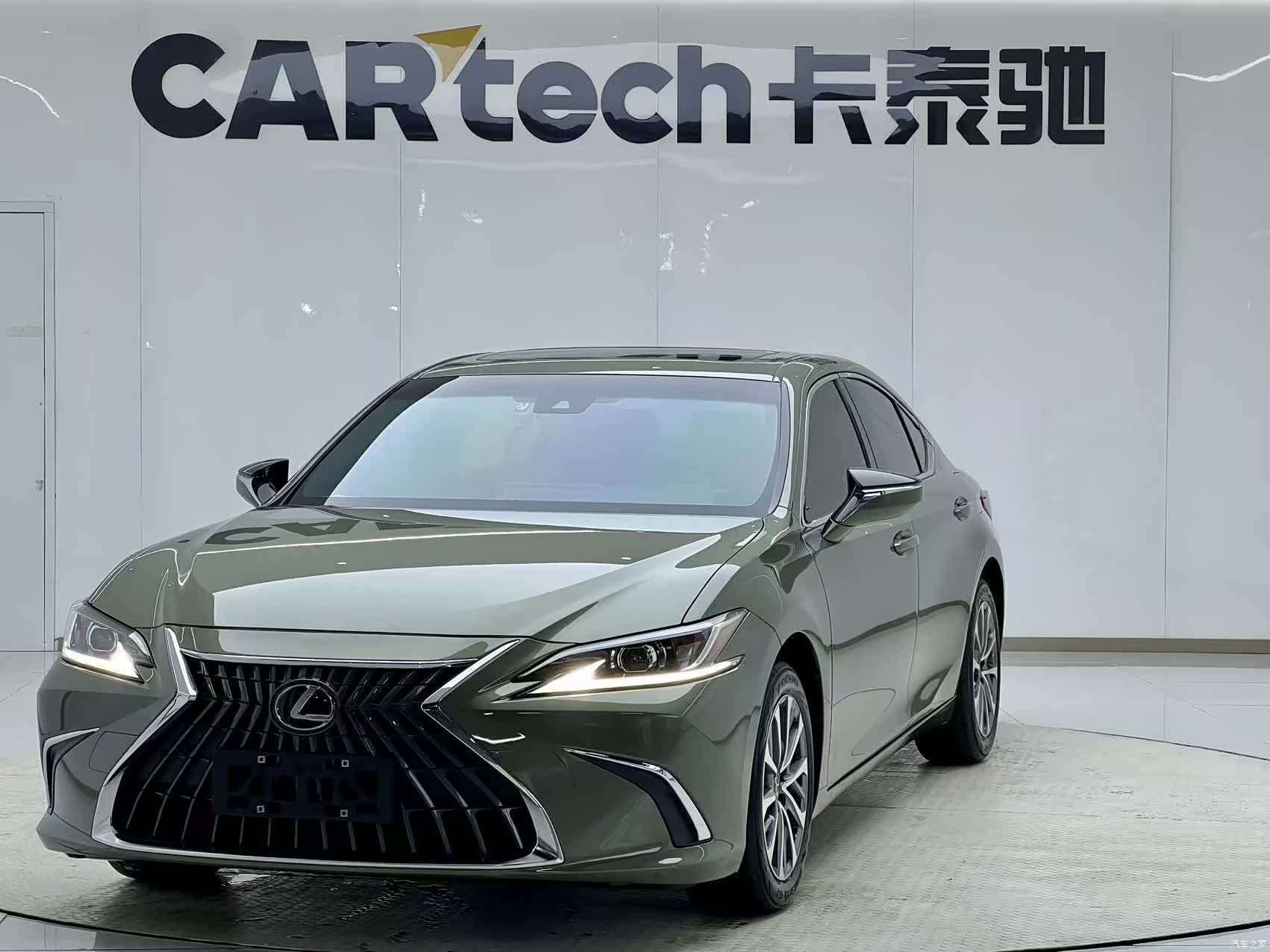 Lexus ES, 2021 1
