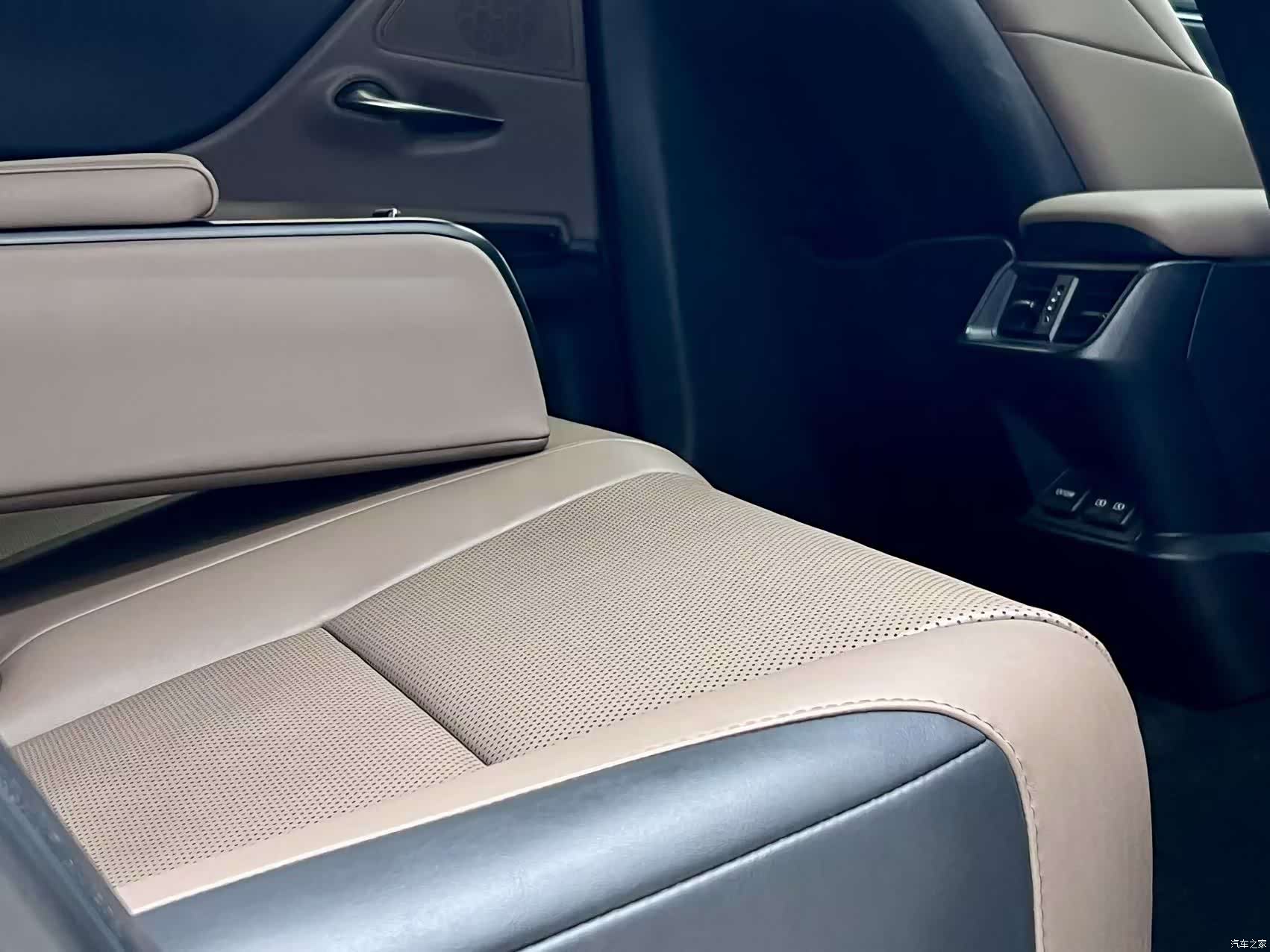 Lexus ES, 2021 9