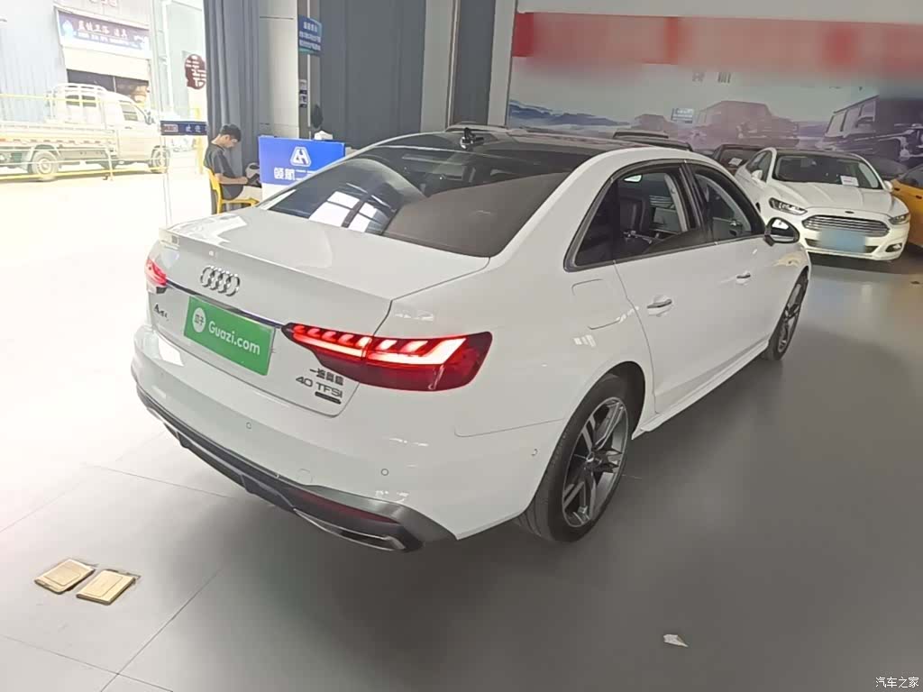 Audi A4L, 2021 все фото