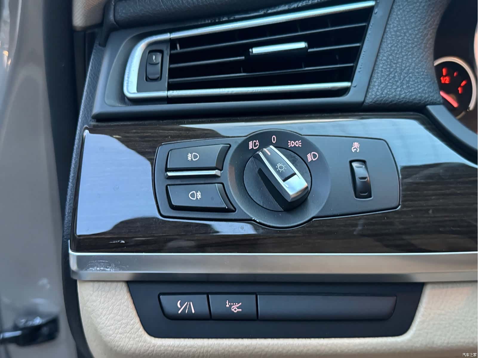 BMW 7 Series, 2012 11