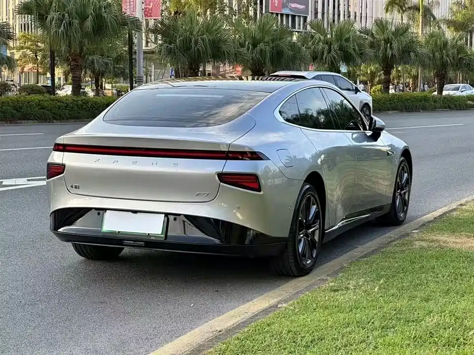 XPENG P7