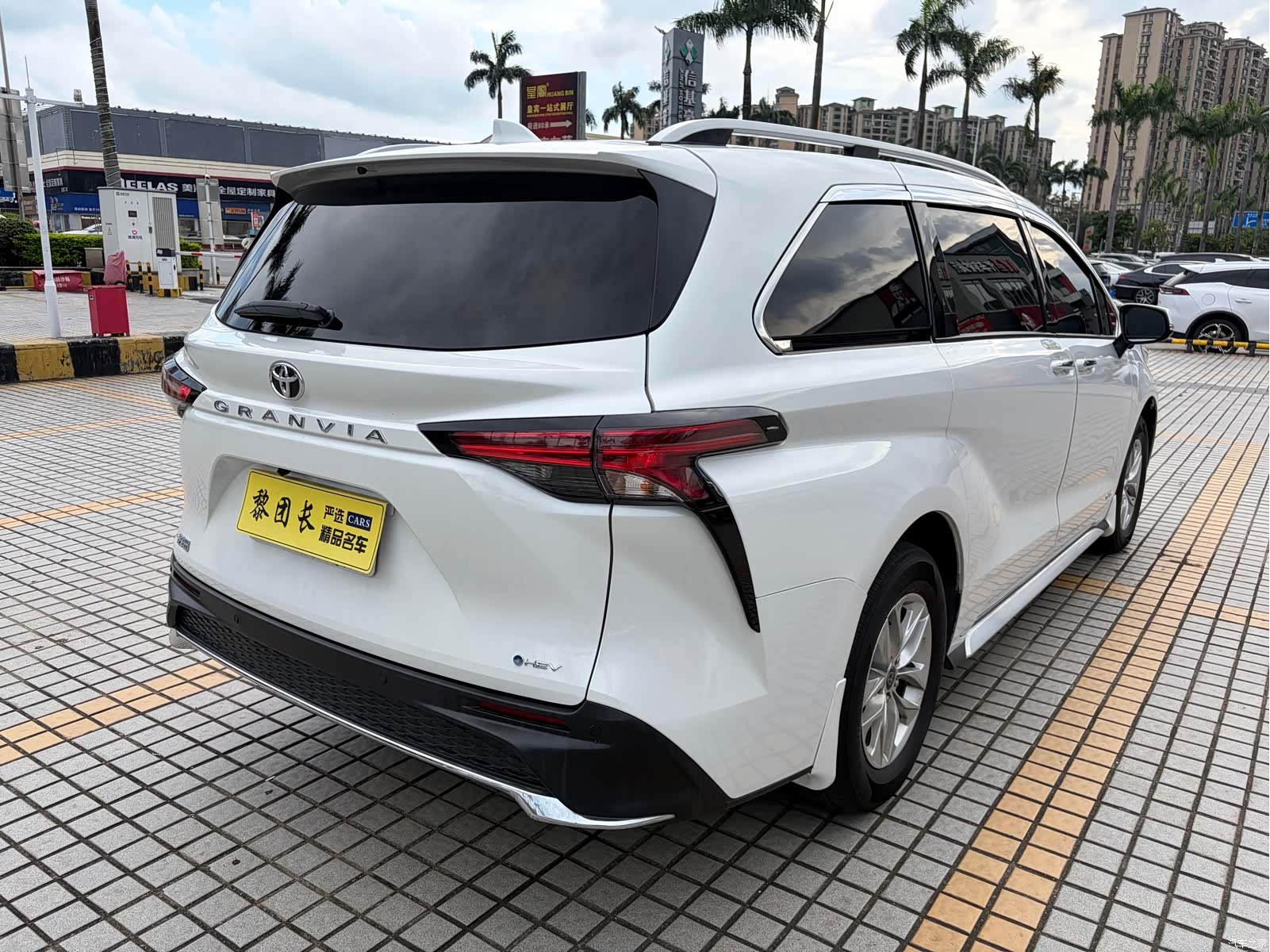 Toyota Granvia, 2024 28