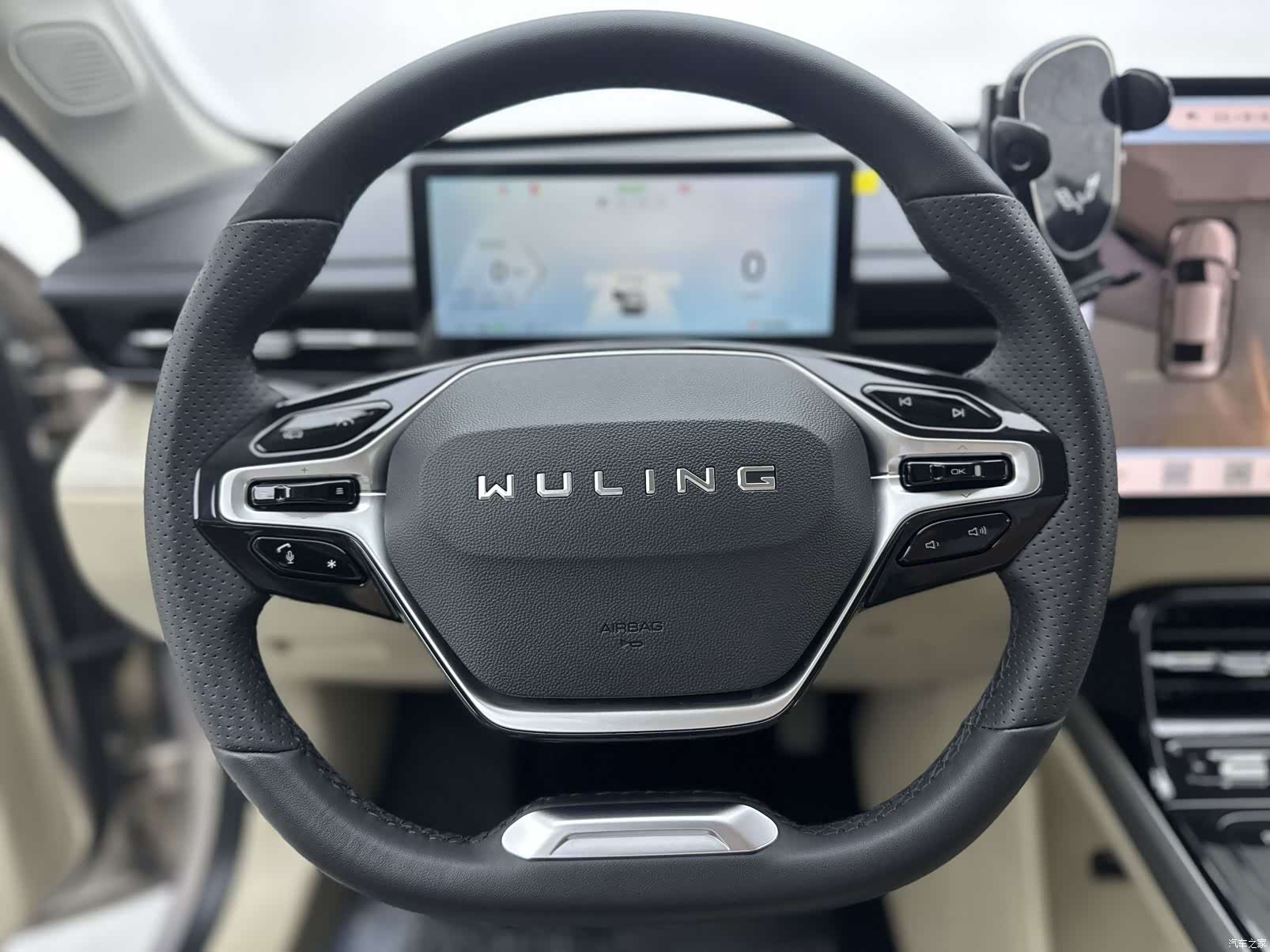 Wuling Starlight, 2024 все фото