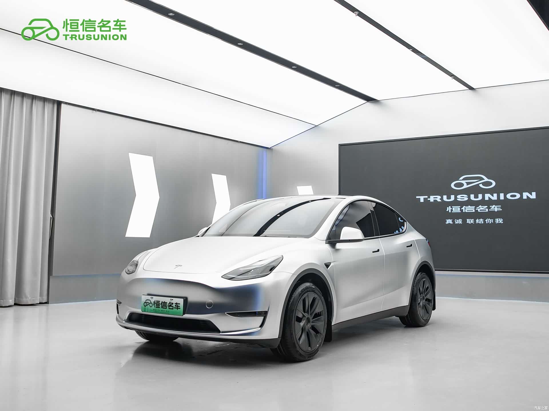 Tesla Model Y, 2024 1