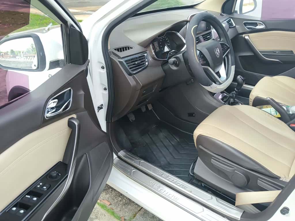 Wuling 310W, 2017 16