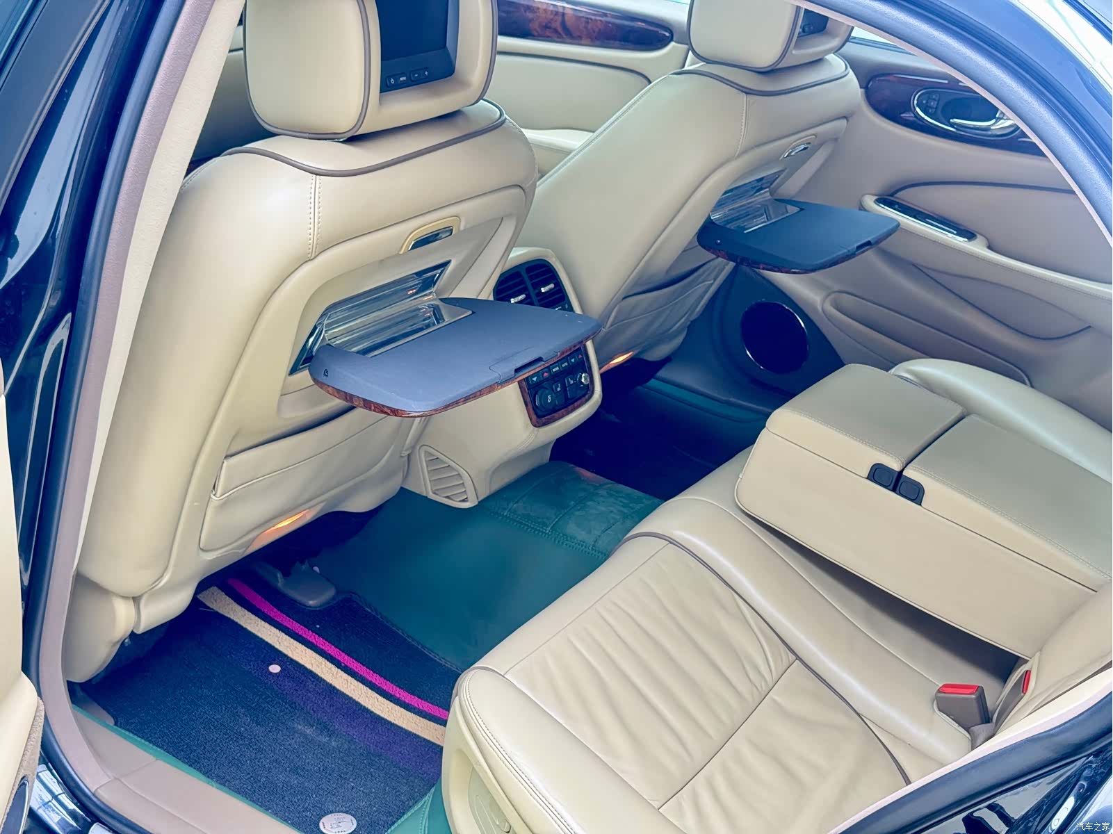 Jaguar XJ, 2009 8