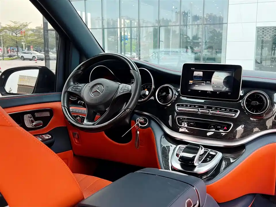 Mercedes-Benz V-class