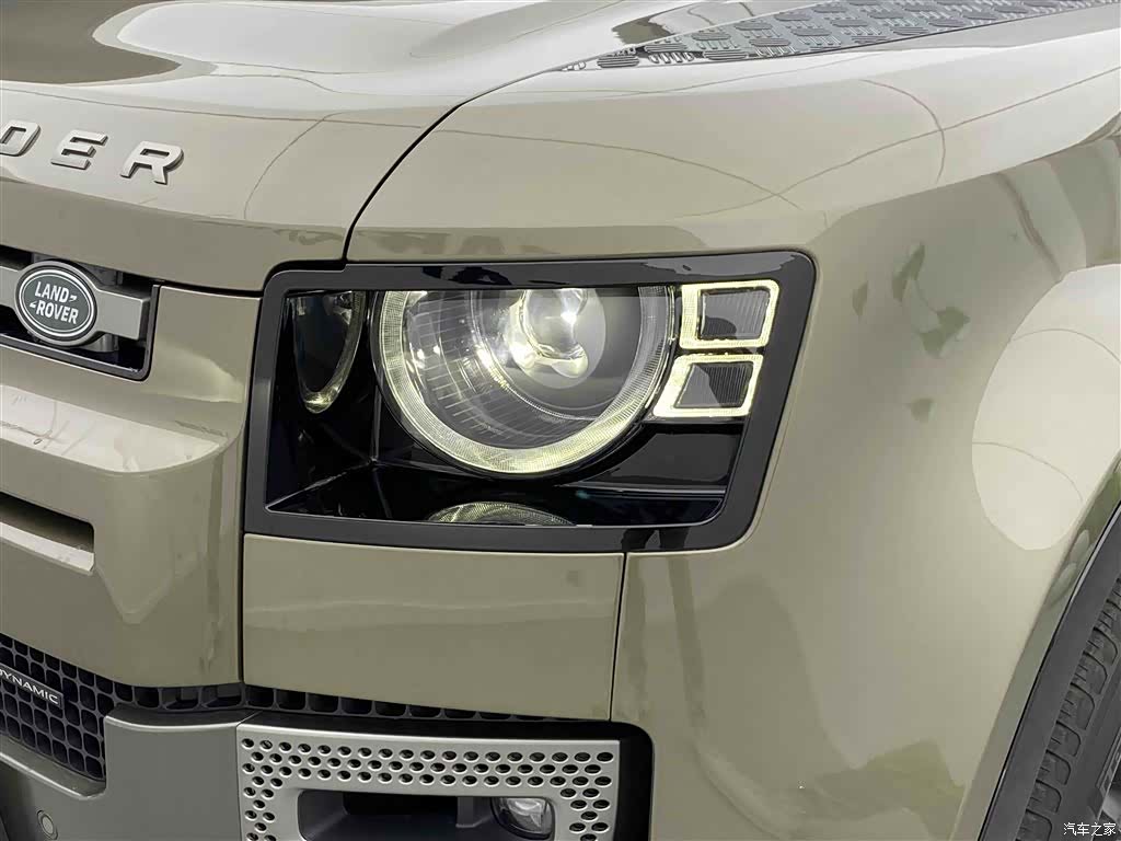 Land Rover Defender, 2022 32