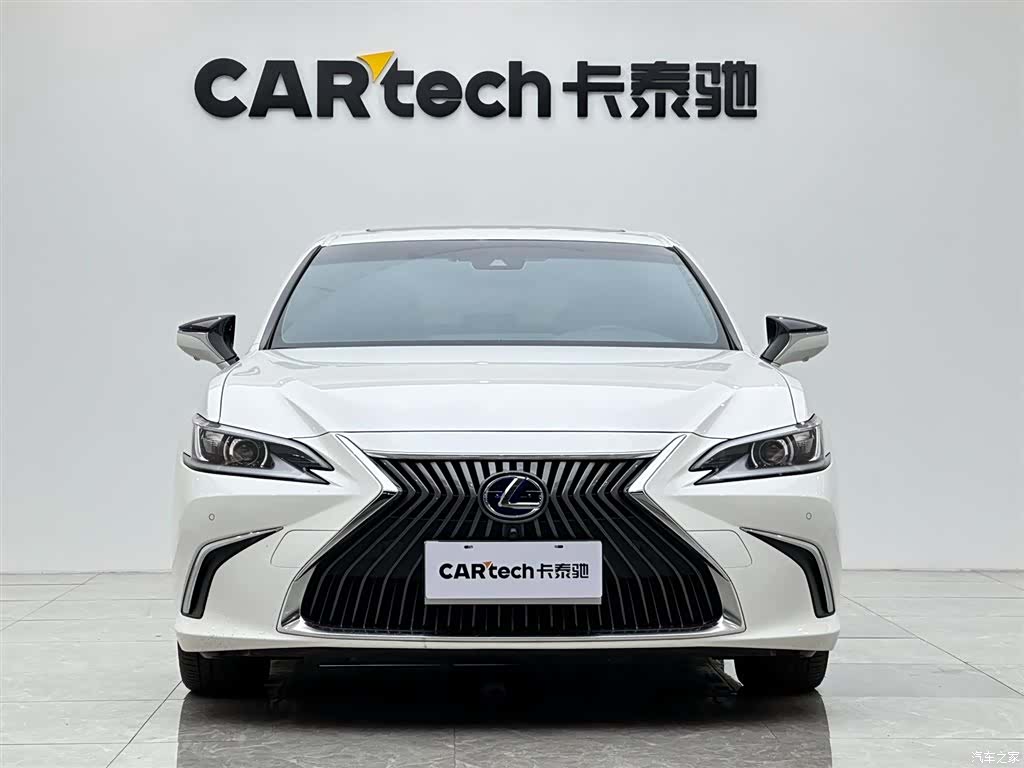 Lexus ES, 2021 7