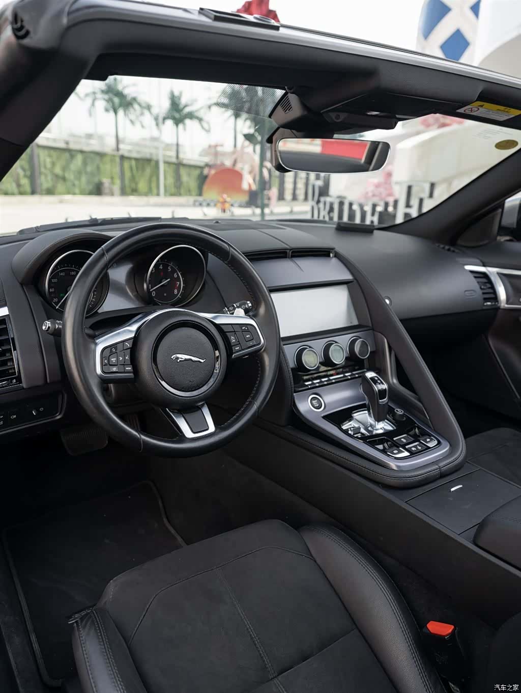 Jaguar F-TYPE, 2018 9