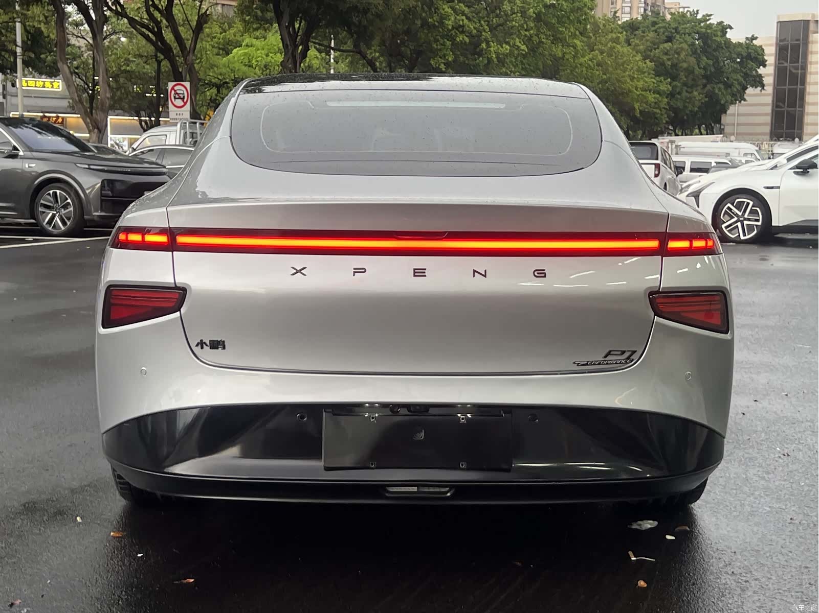 Xpeng P7, 2020 все фото