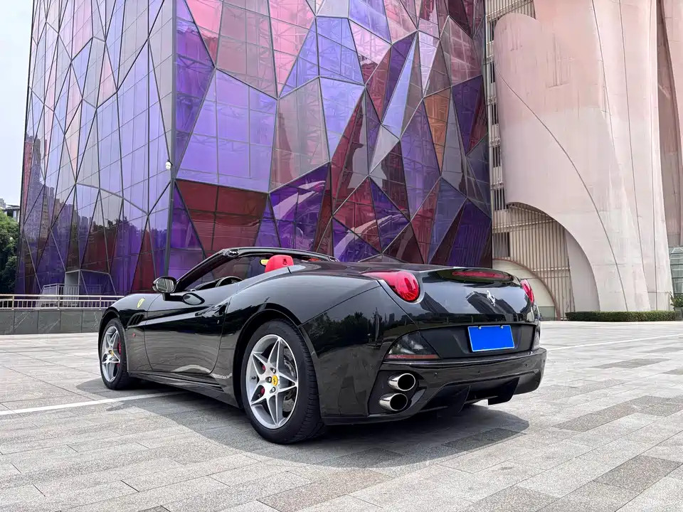 Ferrari California T