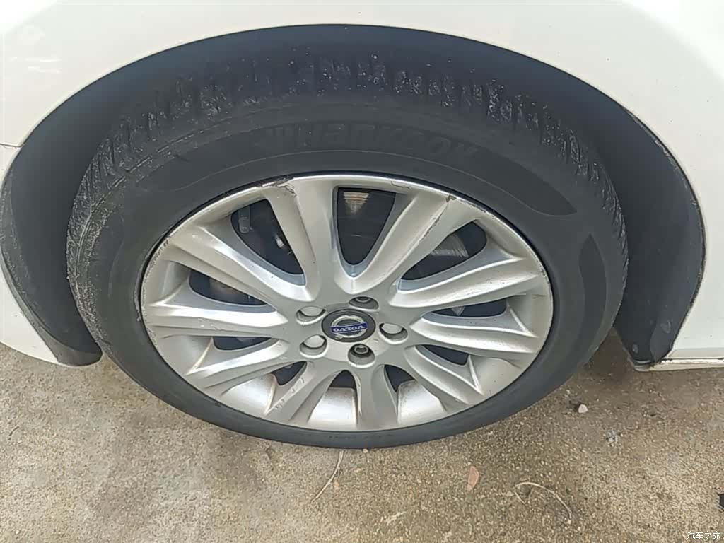 Volvo V40, 2015 23