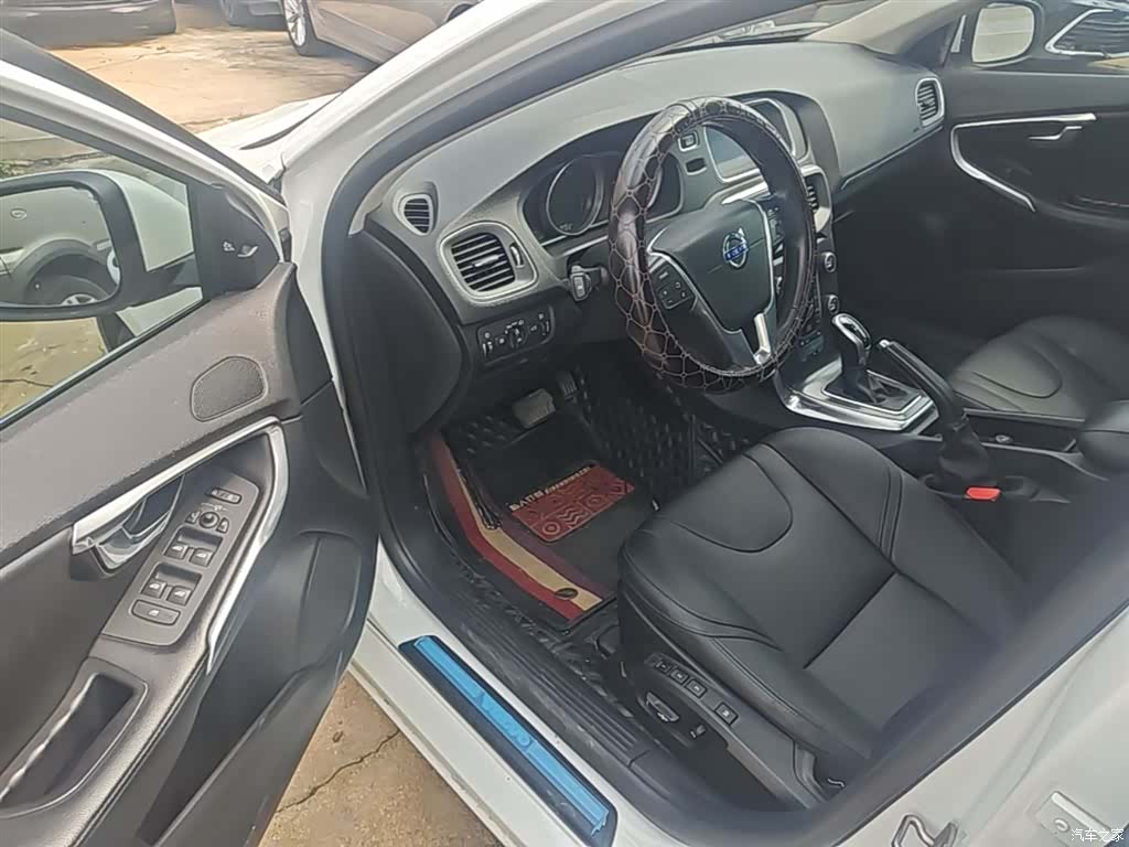 Volvo V40, 2015 16