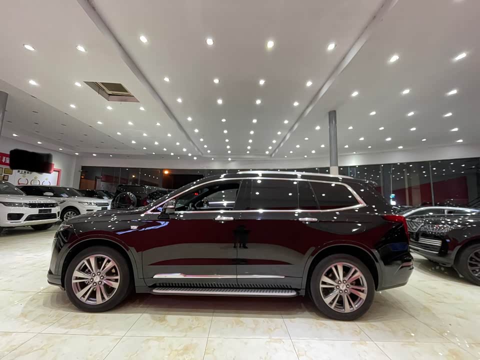 Cadillac XT6