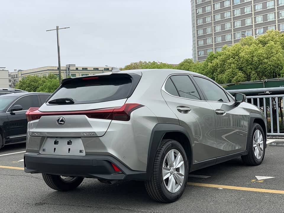Lexus UX Lexus UX