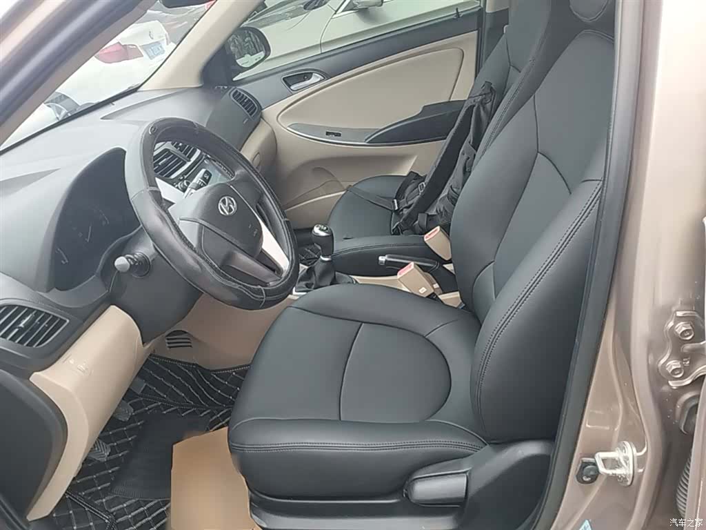 Hyundai GLS, 2015 15