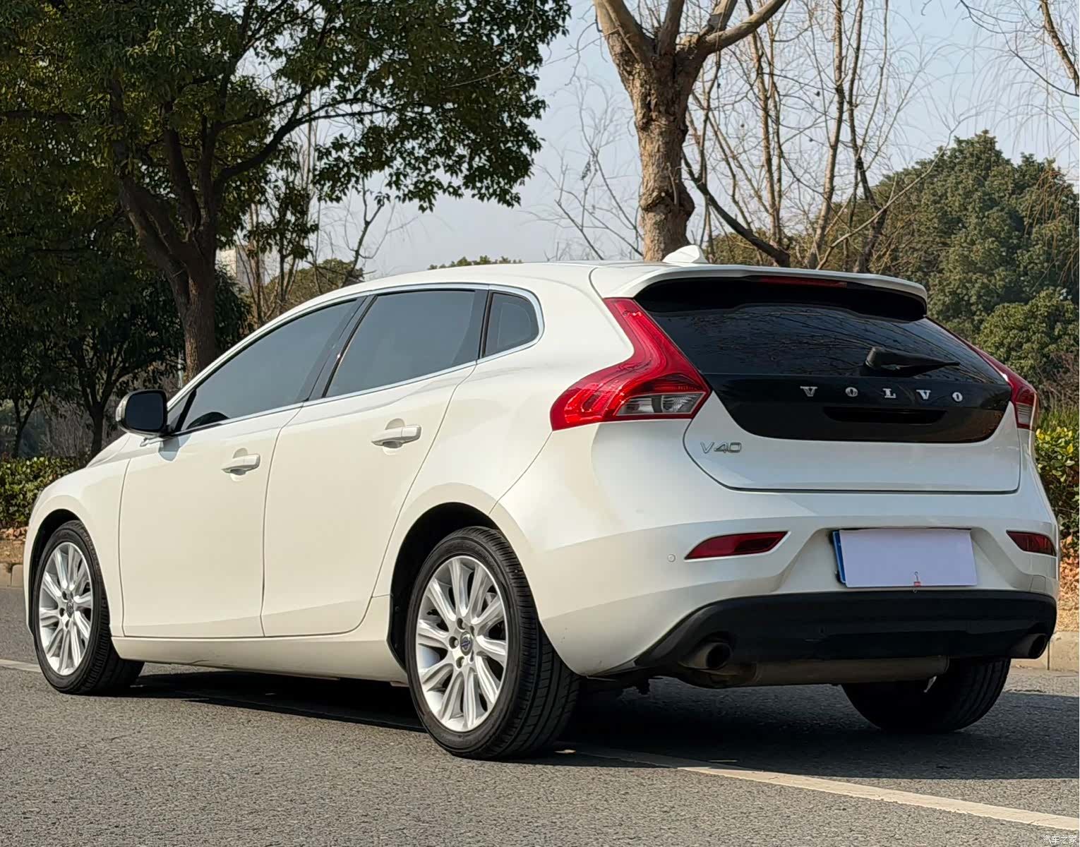 Volvo V40, 2015 4