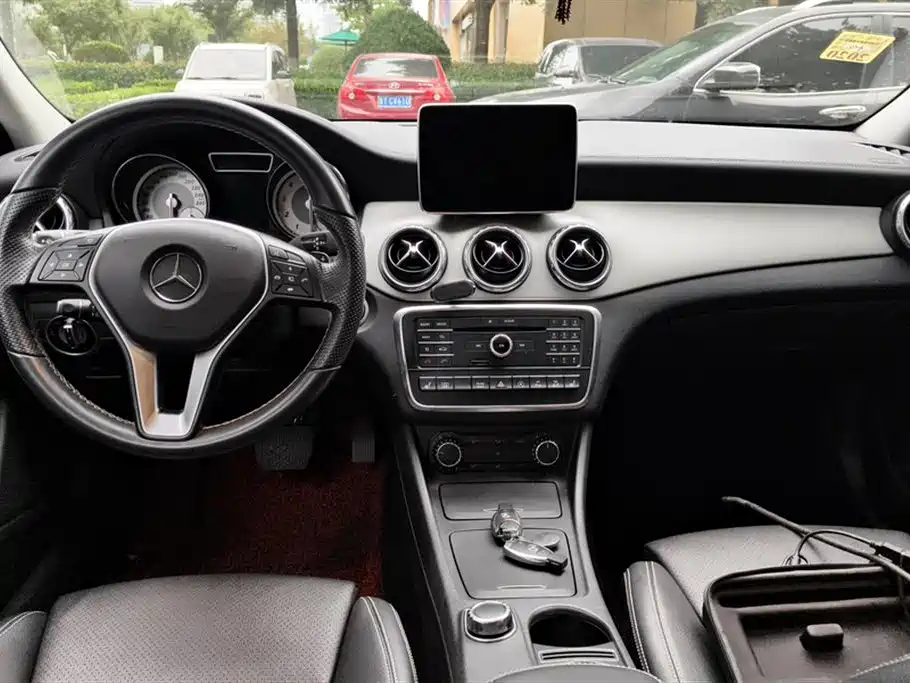 Mercedes-Benz GLA