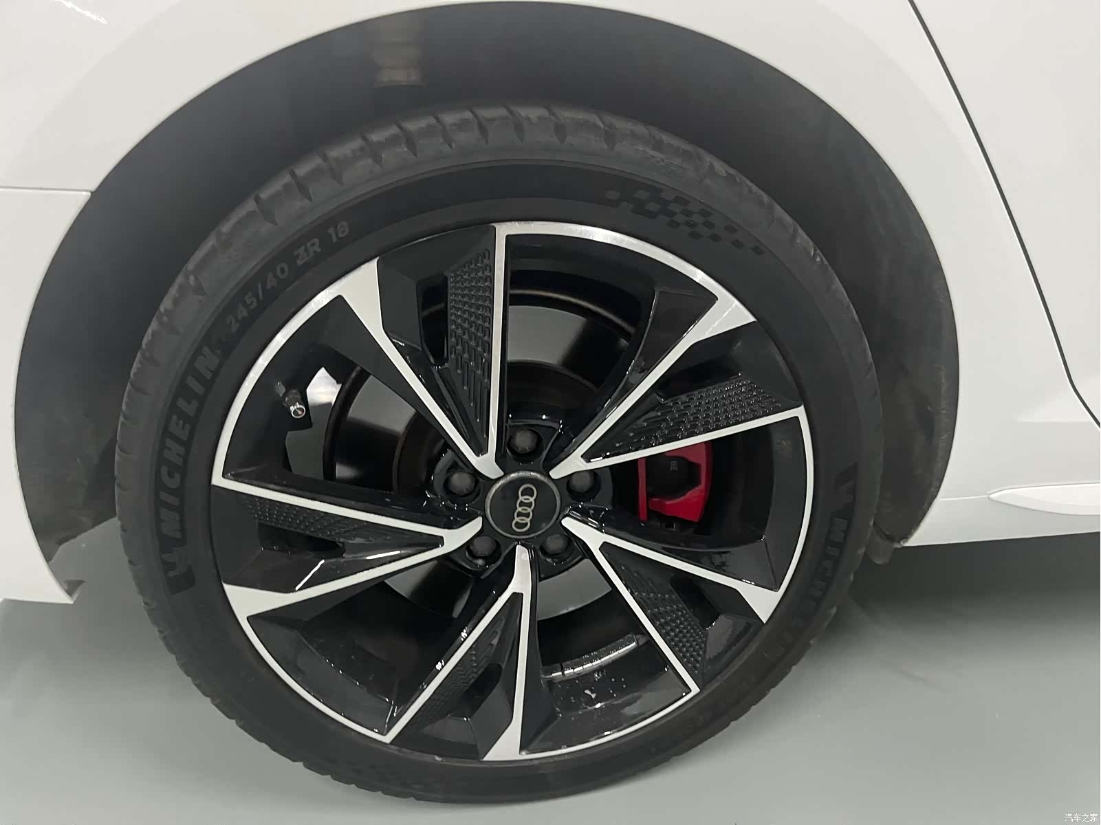 Audi A4L, 2018 11
