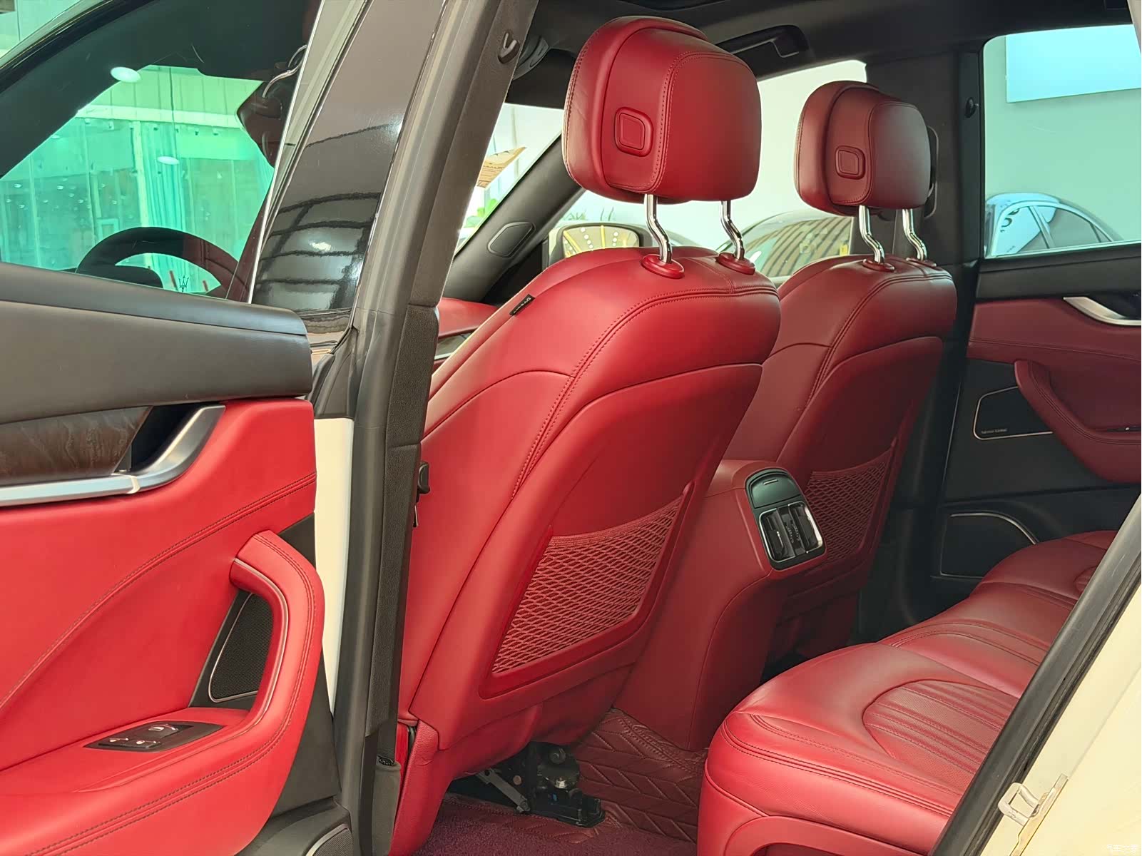 Maserati Levante, 2017 9