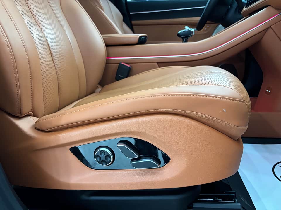 AITO Ask the world M7