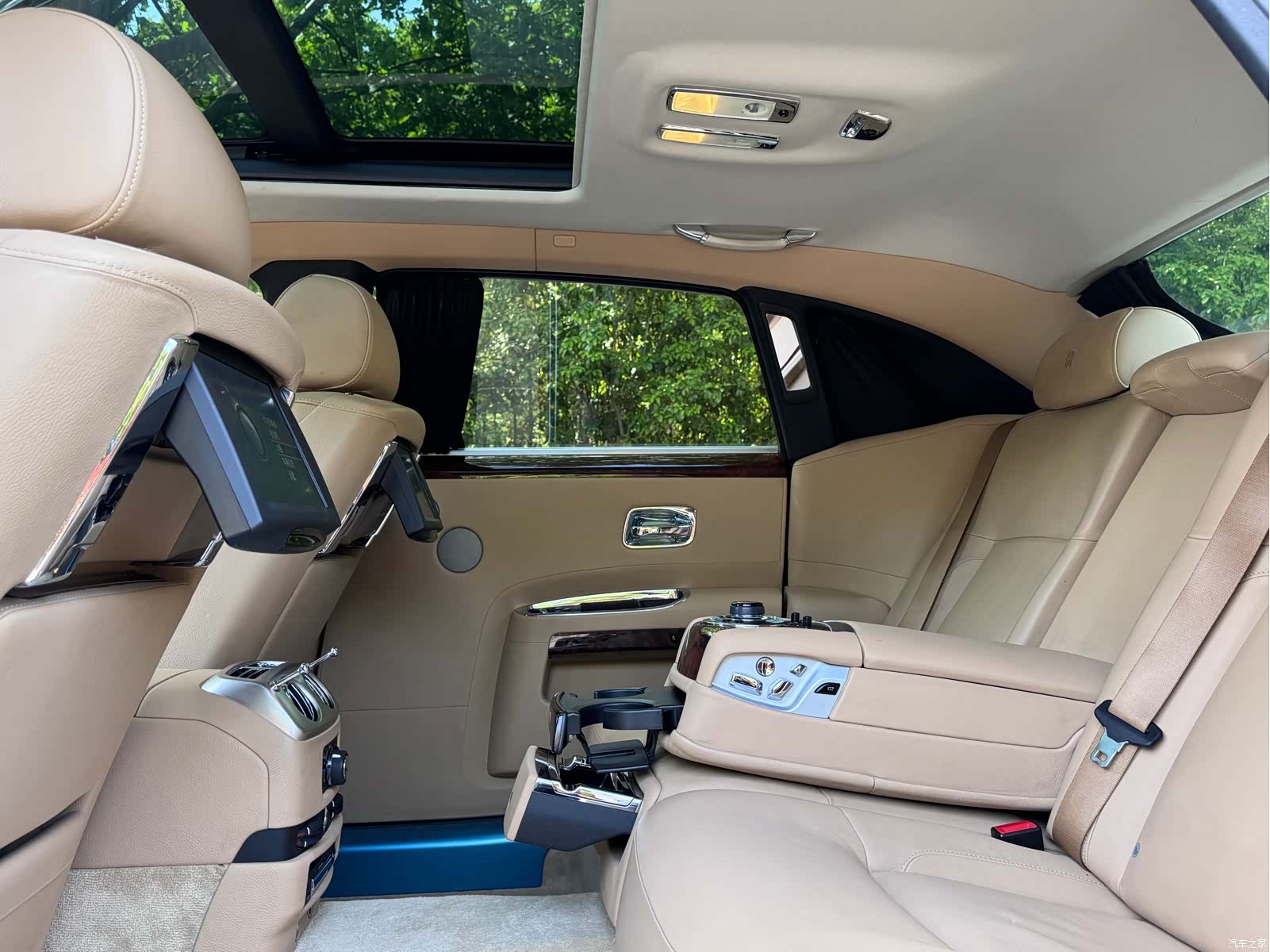 Rolls-Royce Ghost, 2012 18