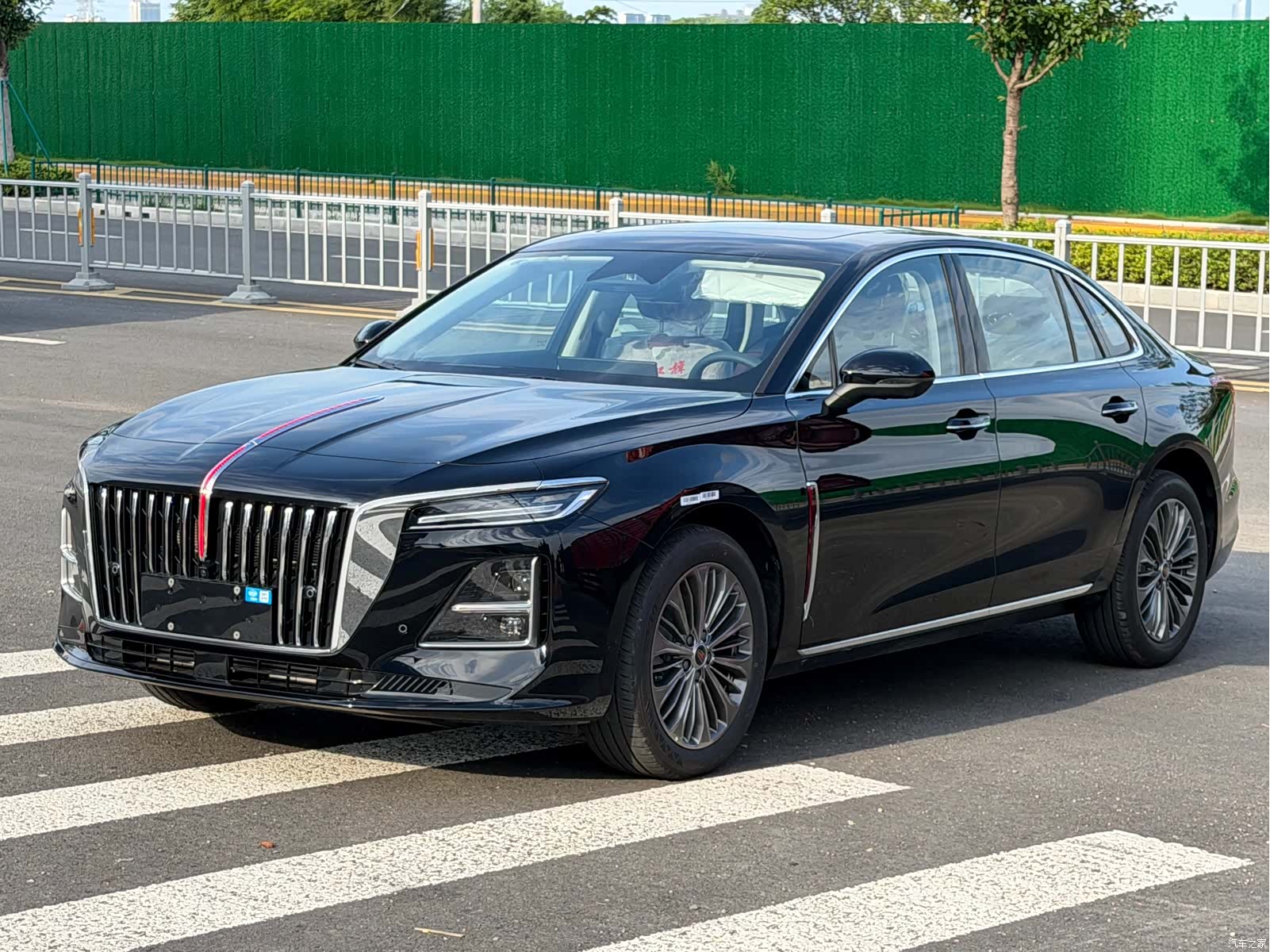 Hongqi H5