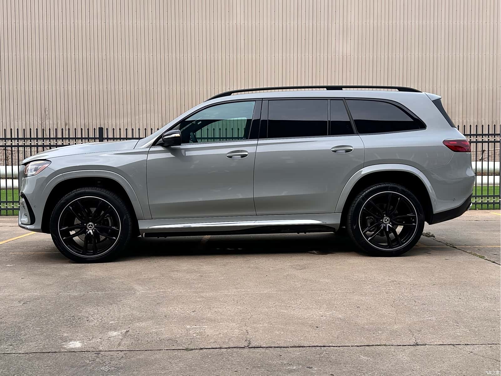 Mercedes-Benz GLS, 2024 7
