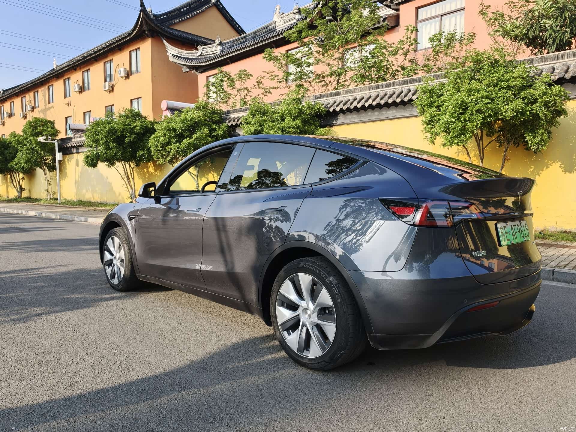 Tesla Model Y, 2023 16