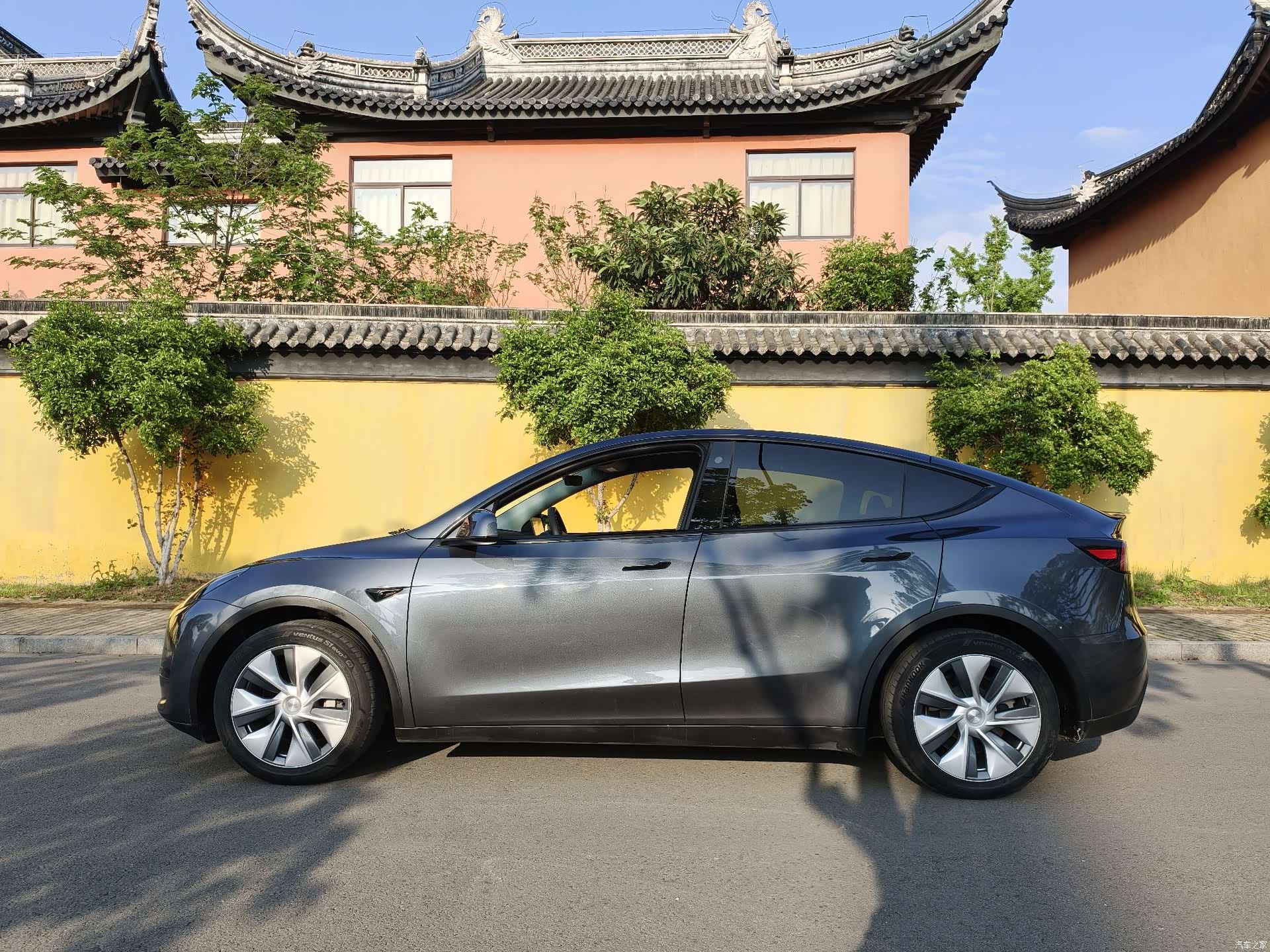 Tesla Model Y, 2023 12