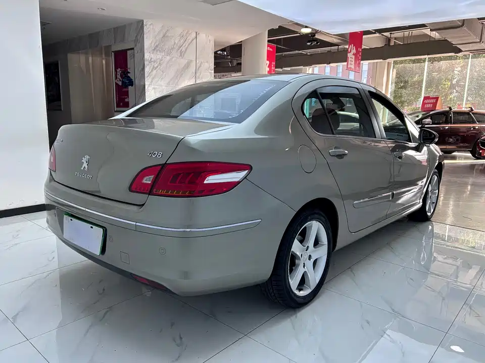 Peugeot 408