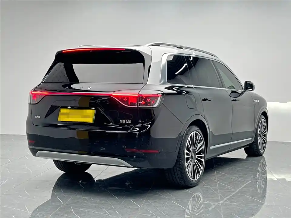 AITO Ask the world M9