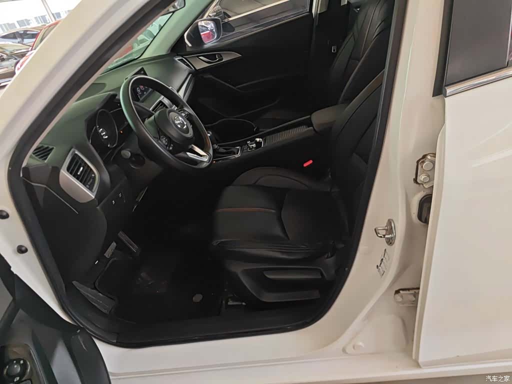 Mazda Mazda3, 2018 11