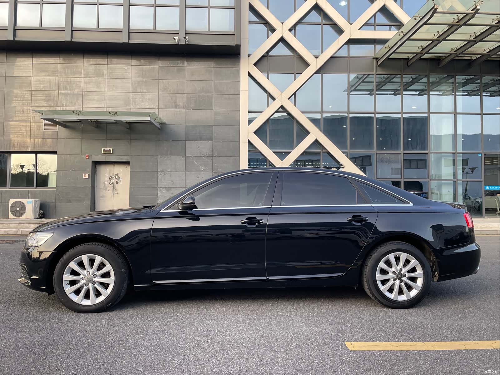 Audi A6L, 2013 все фото