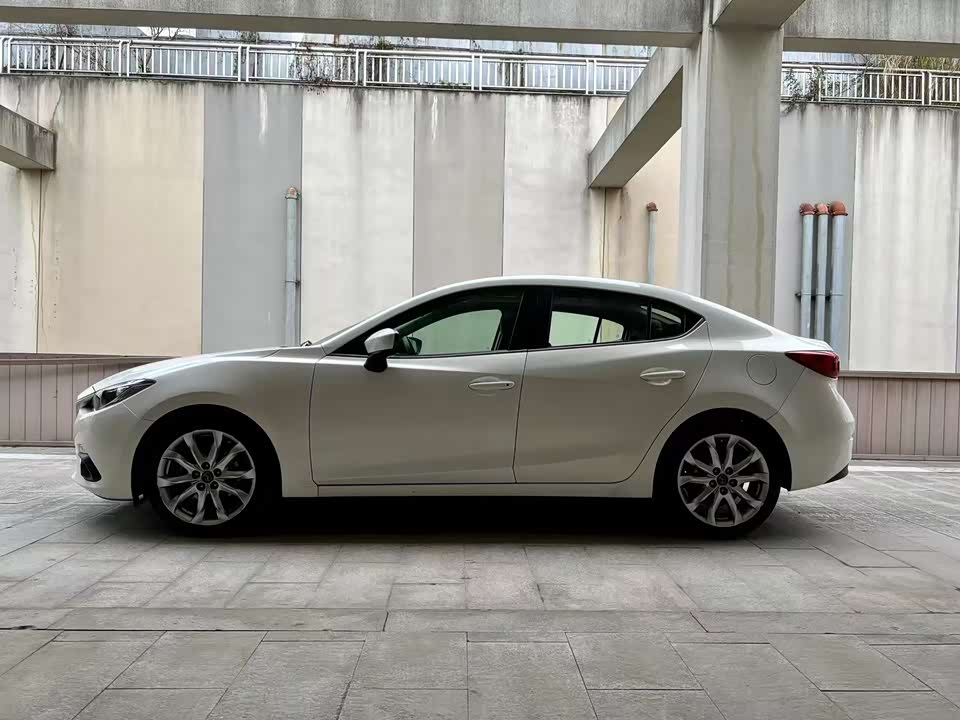 Mazda 3 Angkesaila