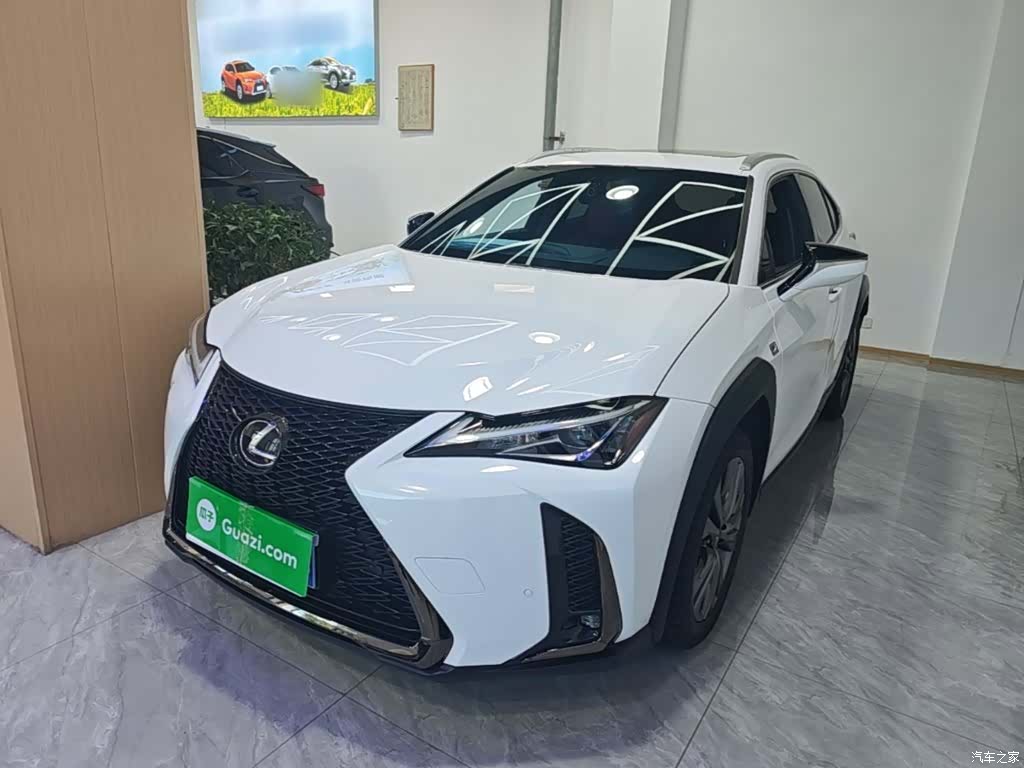 Lexus UX, 2021 1