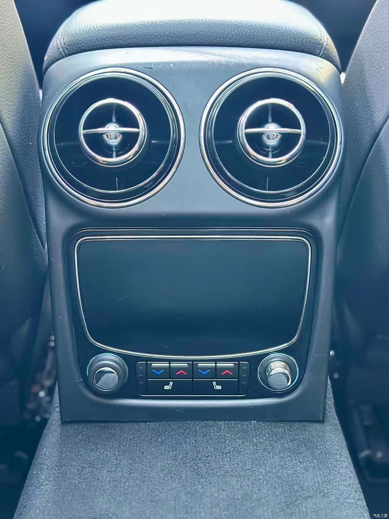 Jaguar XJ, 2015 6
