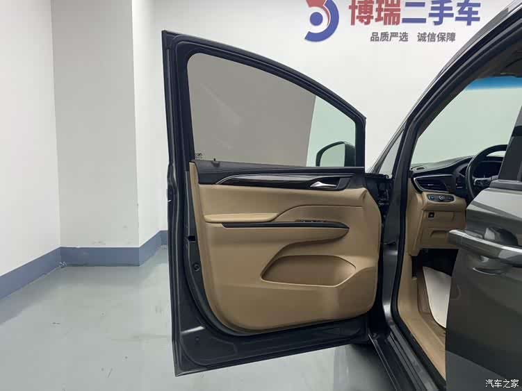 Buick GL8, 2017 7
