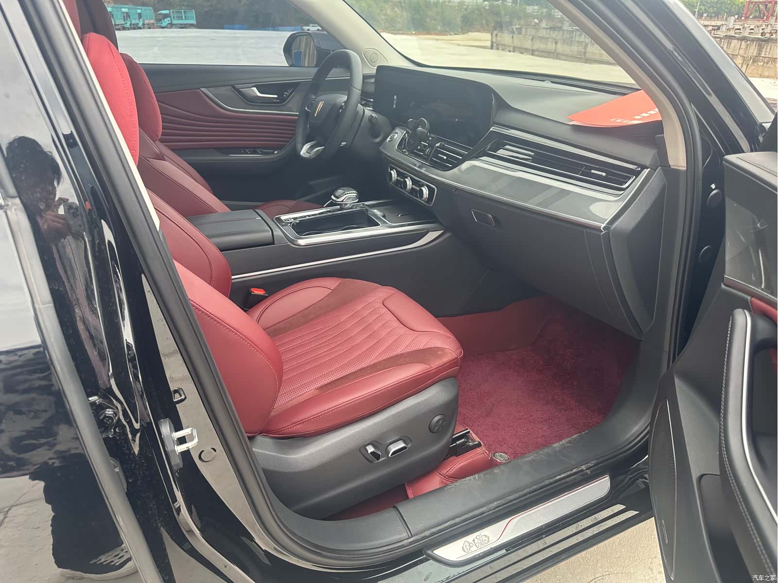 Hongqi HS5, 2023 11