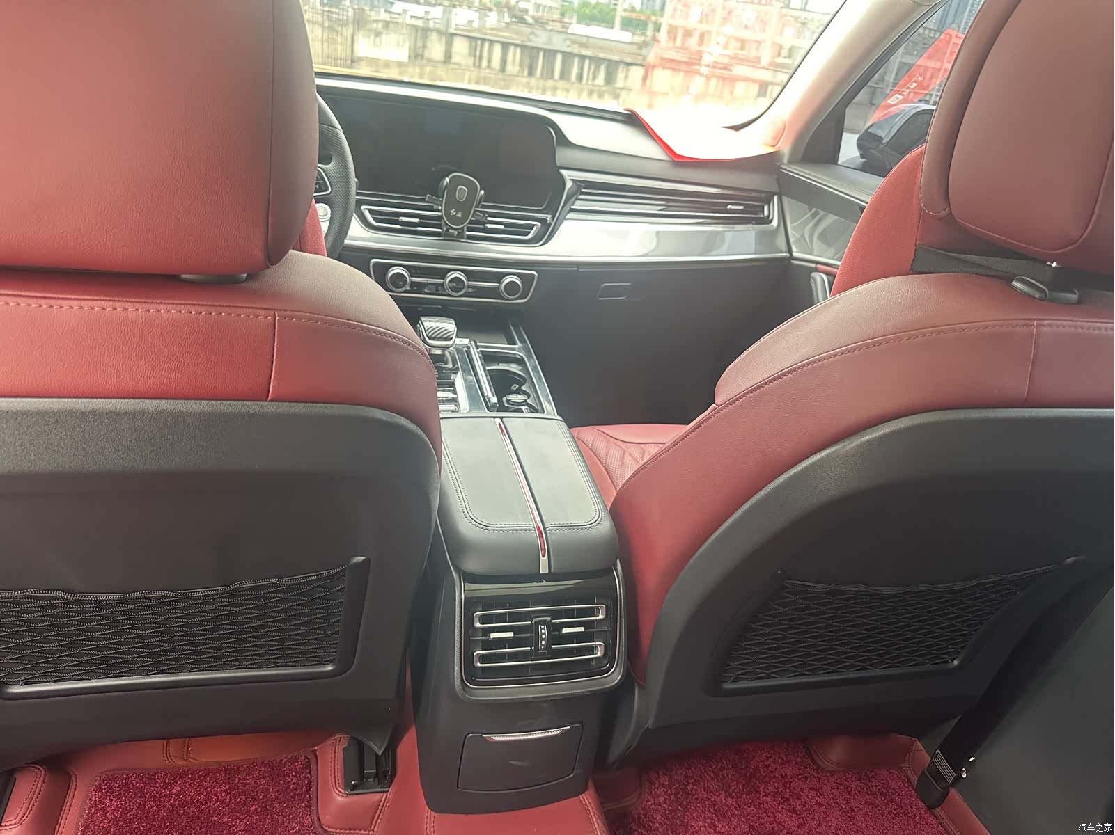Hongqi HS5, 2023 9