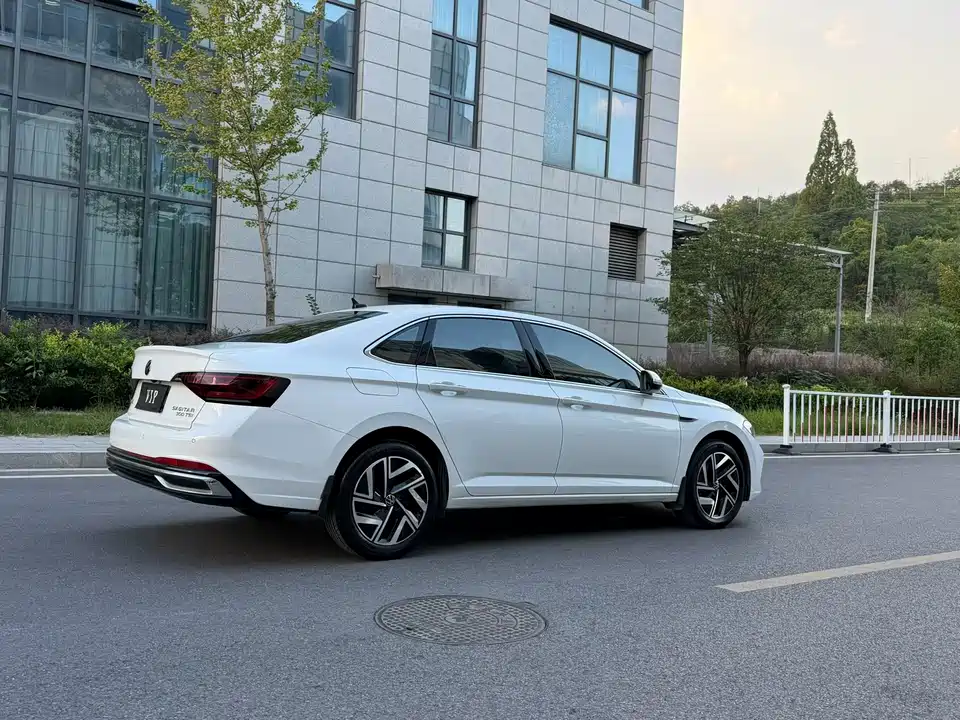 Volkswagen Sagitar