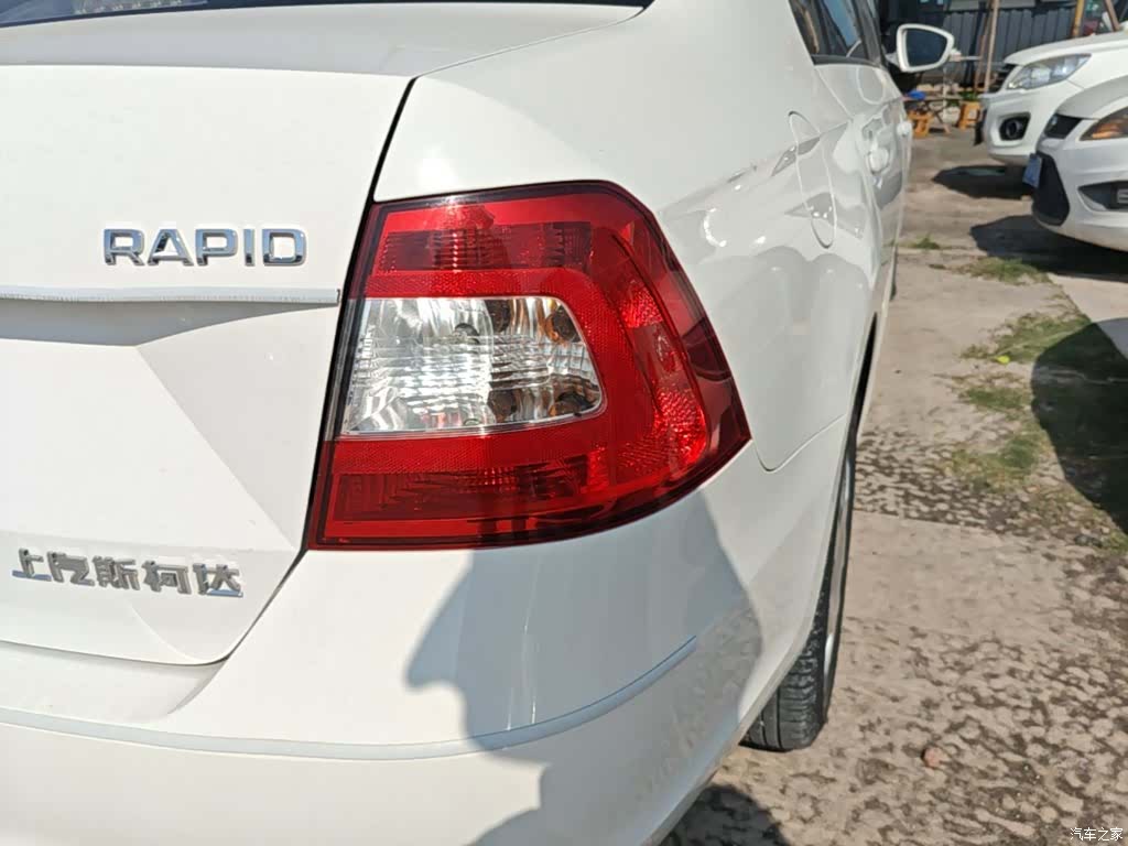 Skoda Rapid, 2017 8